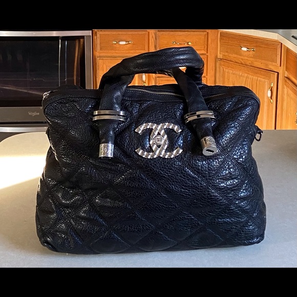 Chanel handbag. - Picture 8 of 15